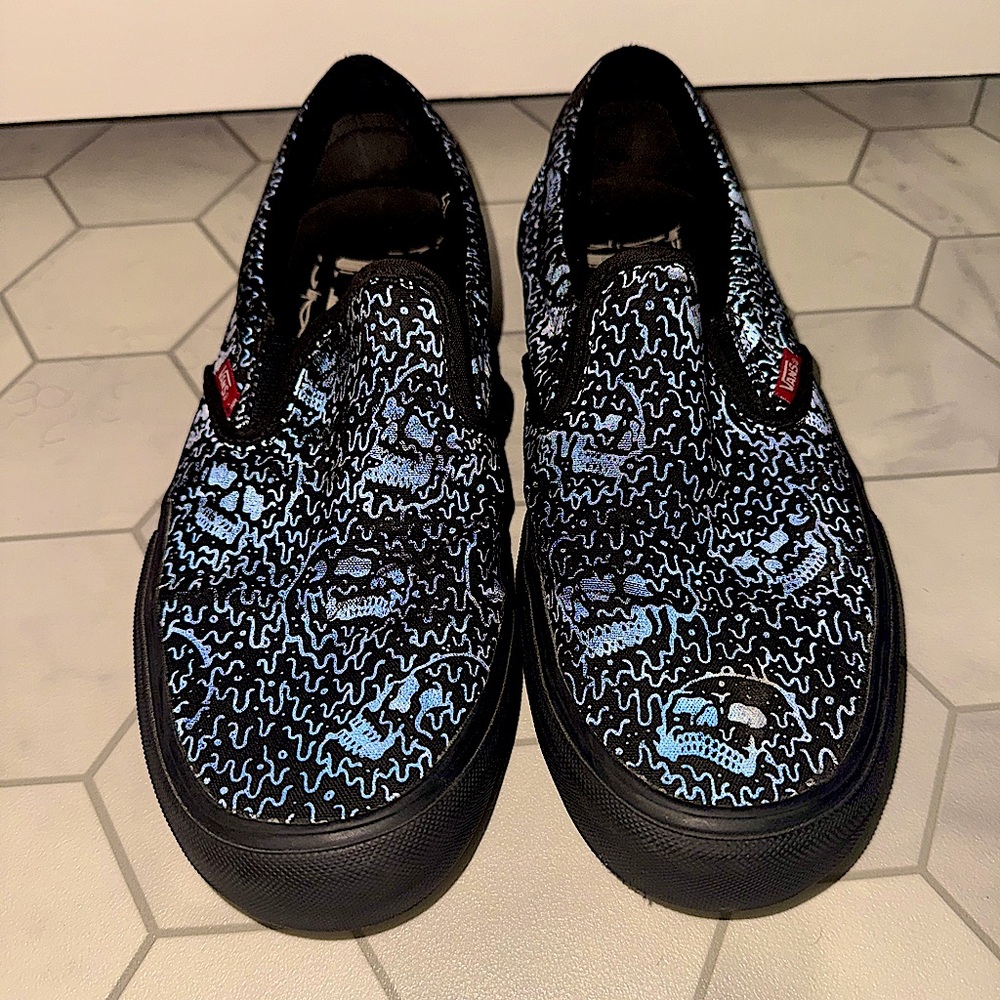Vans Sketchy Tank Glow in the Dark Slip on.